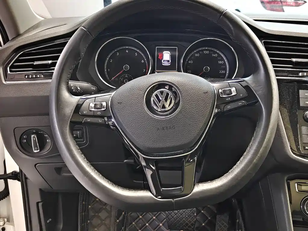 Tiguan L 2019 330TSI automatic two-wheel drive fashion version National VI купить на сайте DeffCars