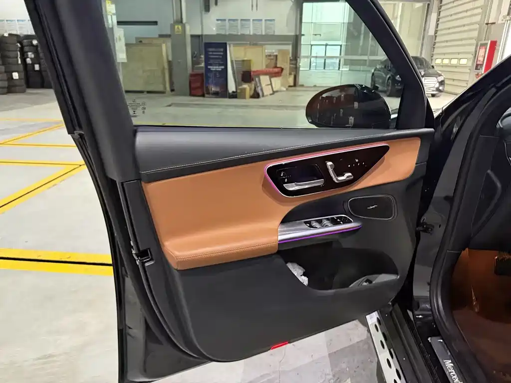 Mercedes-Benz GLC 2024 GLC 260 L 4MATIC luxury model 5 seats купить на сайте DeffCars