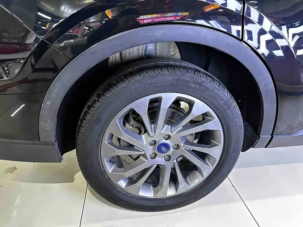 Lingyu 2023 EcoBoost 225 collar type 7 seats (2/3/2) купить на сайте DeffCars
