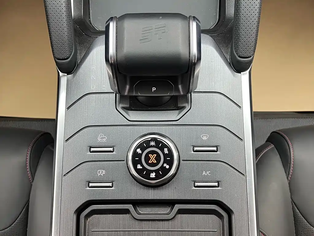 Jietu Traveler 2023 2.0T four-wheel drive crossover купить на сайте DeffCars