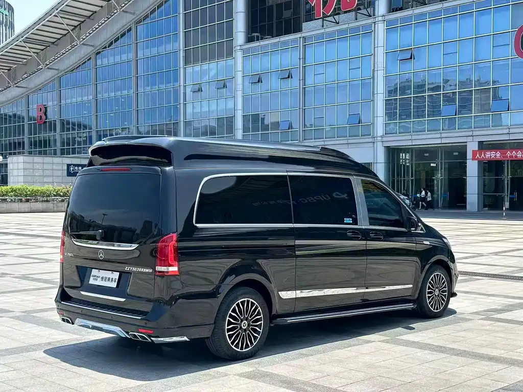 Mercedes-Benz V-Class 2021 V 260 L Long Wheelbase Premium Edition купить на сайте DeffCars