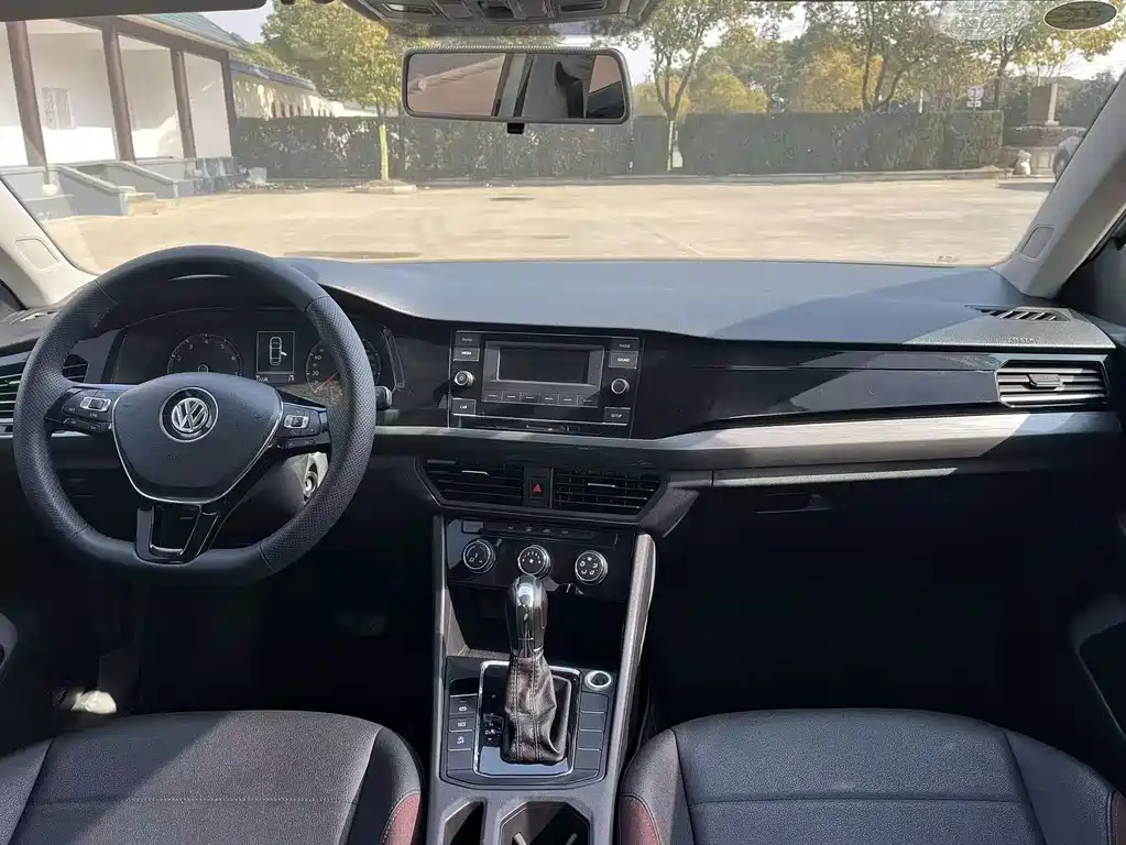 Bora 2020 1.5L automatic comfort model купить на сайте DeffCars