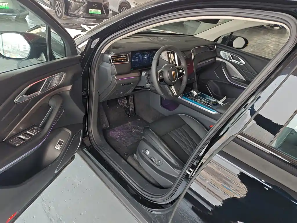 Hongqi HS7 PHEV 2024 2.0T PHEV four-wheel drive Qichang version 7 seats купить на сайте DeffCars