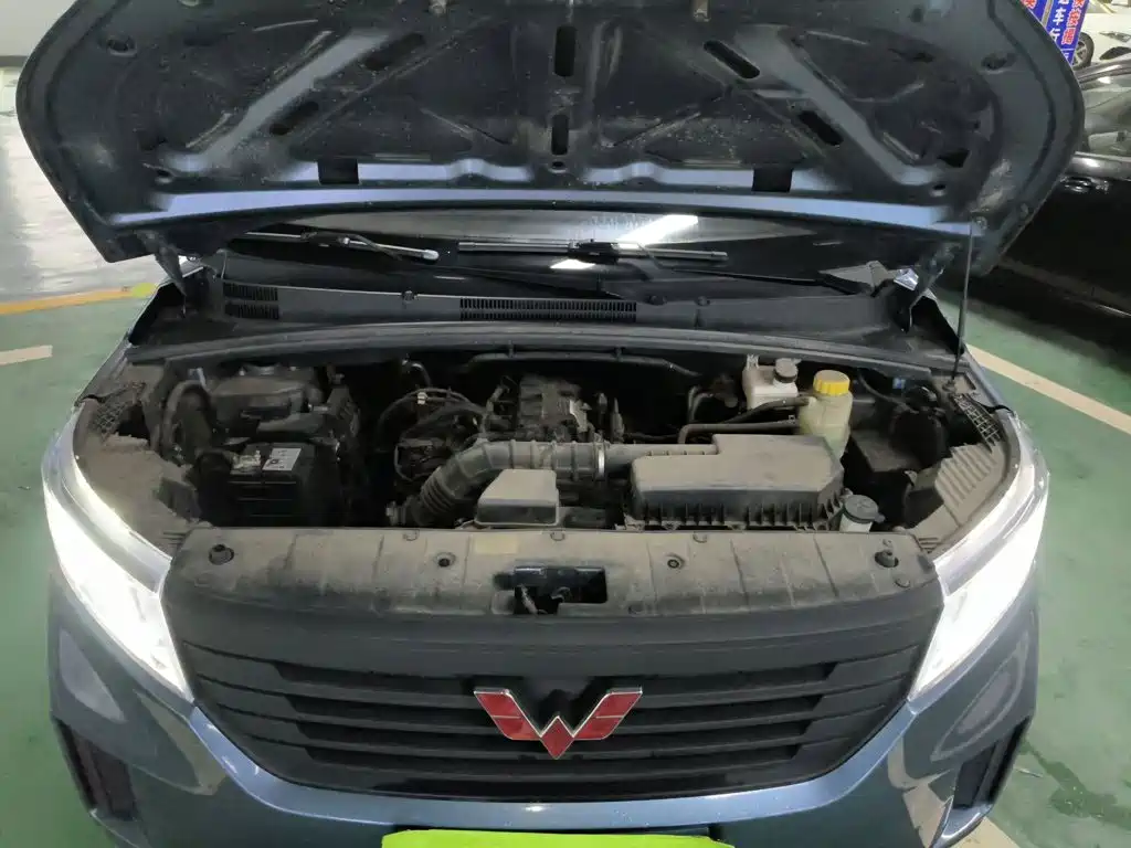 Wuling Hongguang PLUS 2020 1.5L manual standard type 5 seats купить на сайте DeffCars