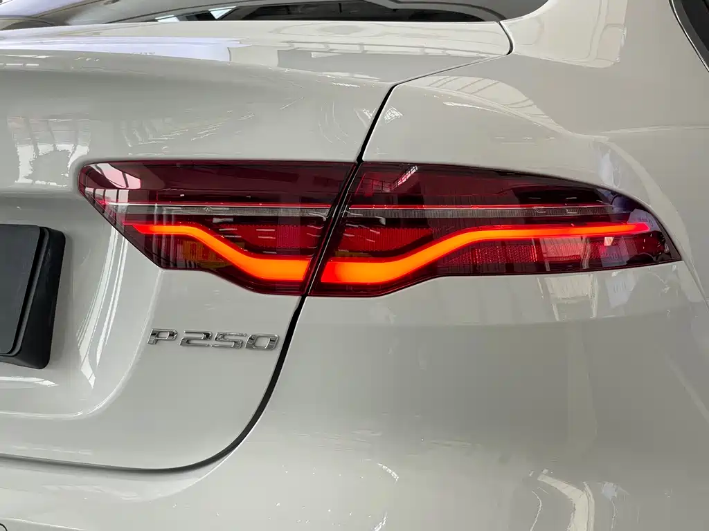 Jaguar XEL 2021 2.0T 250PS R-DYNAMIC S Advanced Sports Edition купить на сайте DeffCars