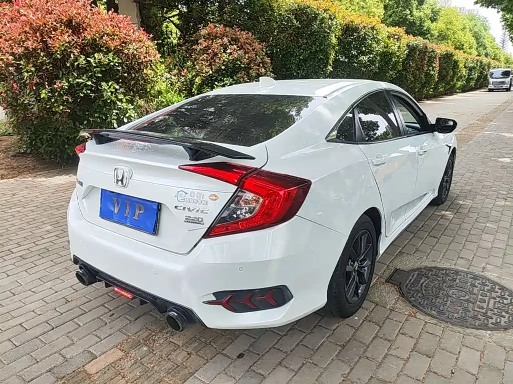 Civic 2019 220TURBO CVT Dynamic Edition National VI купить на сайте DeffCars