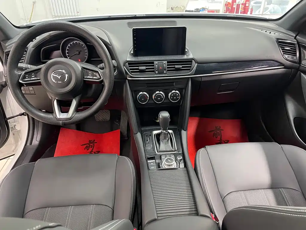 Mazda CX-4 2021 2.0L automatic two-wheel drive Blue Sky Vitality Edition купить на сайте DeffCars