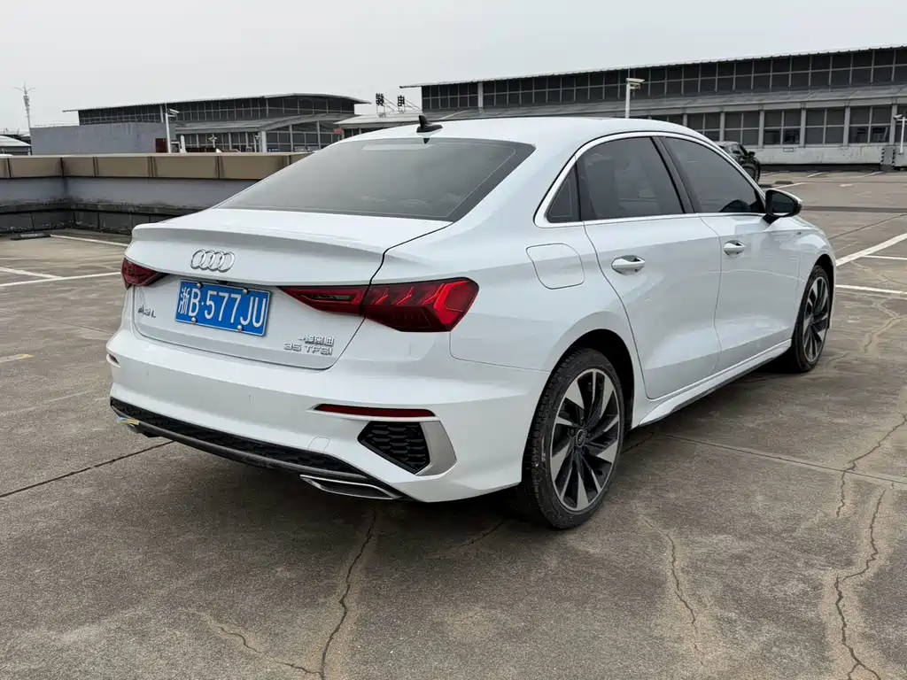 Audi A3 2022 A3L Limousine 35 TFSI Fashionable and Sporty купить на сайте DeffCars