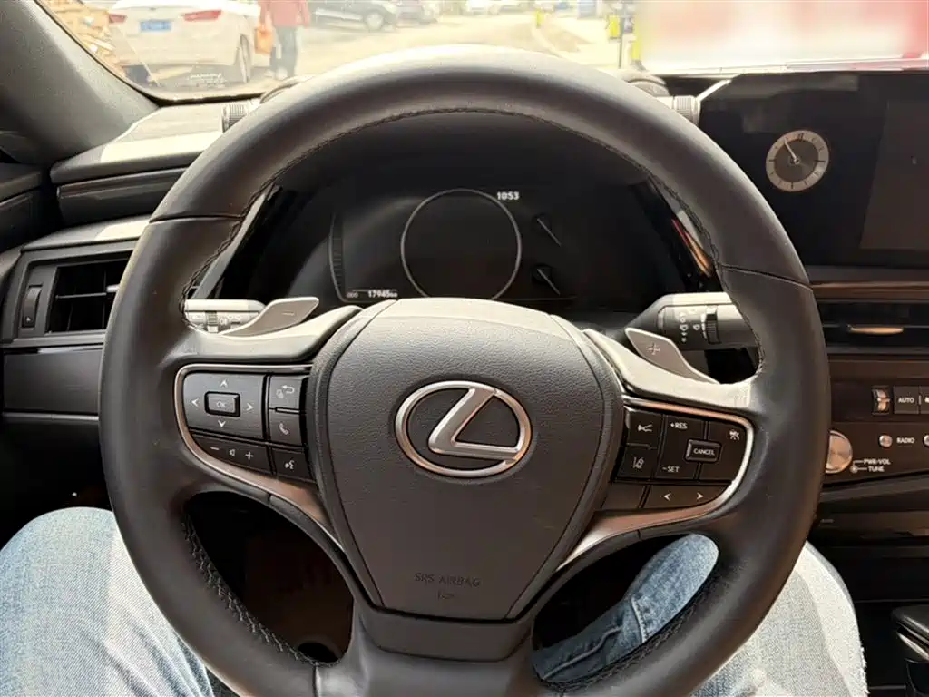 Lexus ES 2021 200 Excellence Edition купить на сайте DeffCars