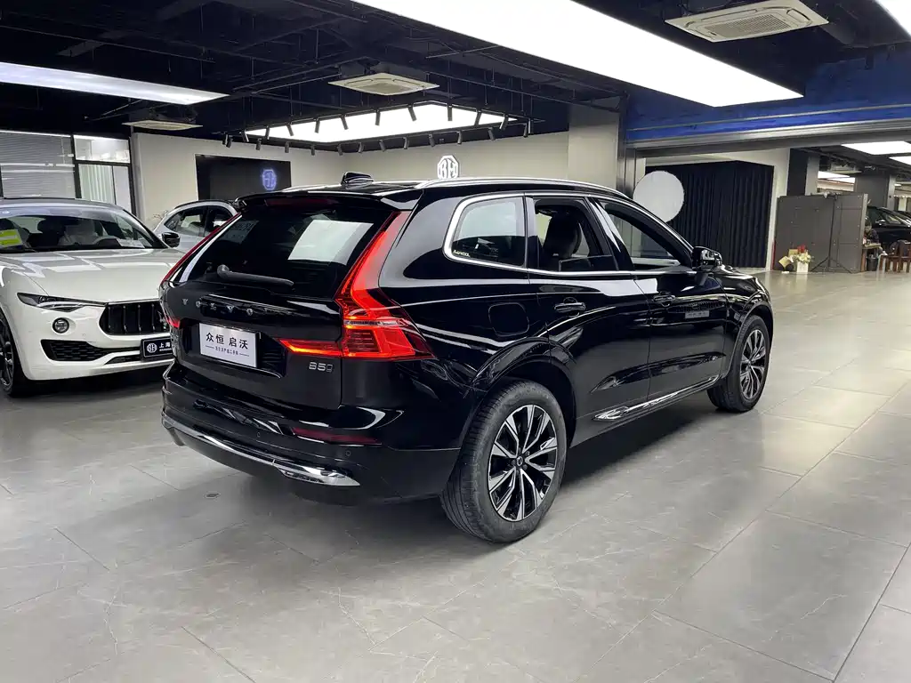 Volvo XC60 2023 B5 four-wheel drive Zhiyuan Deluxe Edition купить на сайте DeffCars