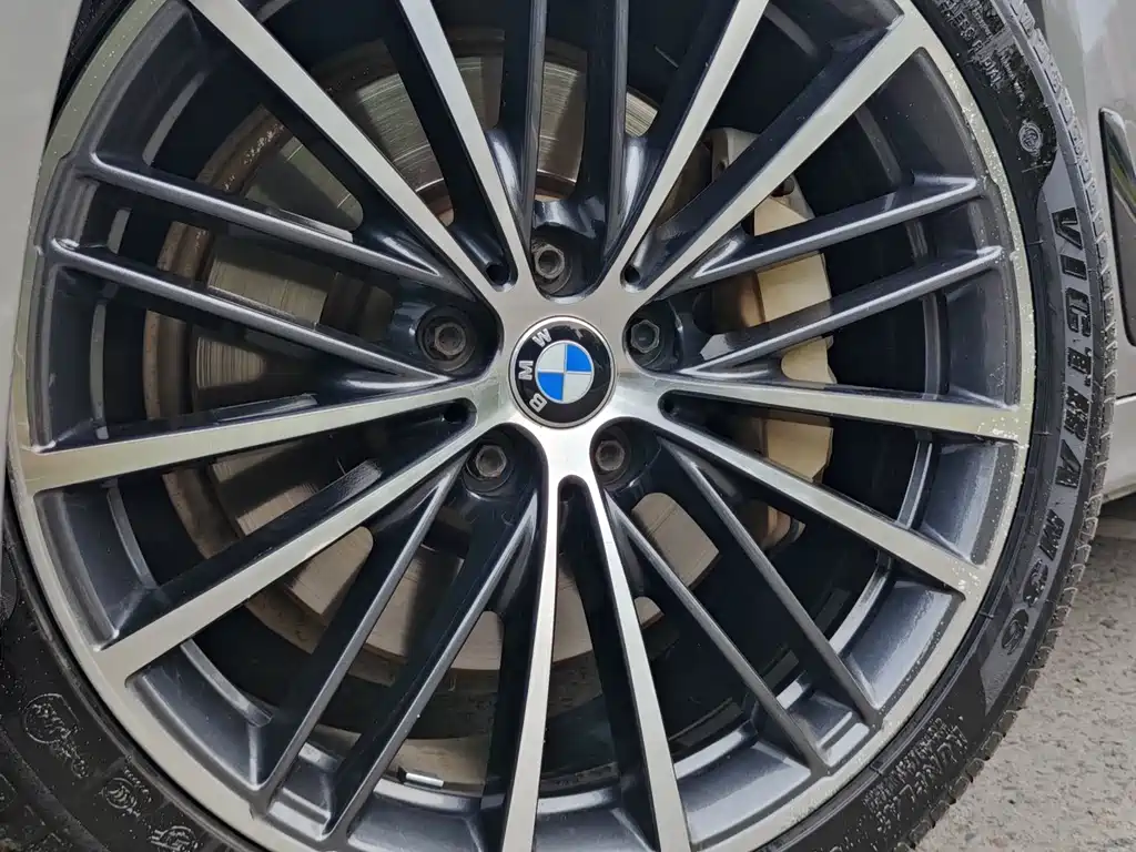 BMW 5 Series 2018 facelift 530Li leading M sports package купить на сайте DeffCars