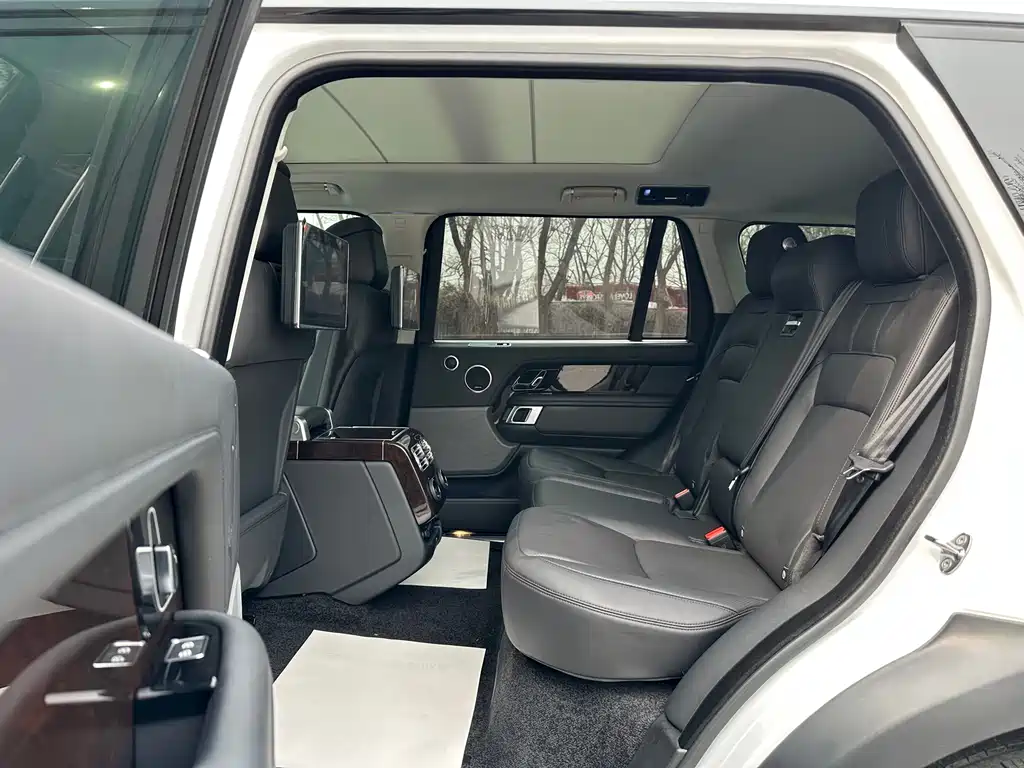 Range Rover 2021 3.0 L6 Legend Extended Classic Edition купить на сайте DeffCars