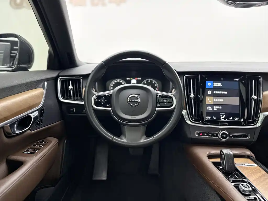 Volvo S90 2021 B5 Zhiyi Luxury Edition купить на сайте DeffCars