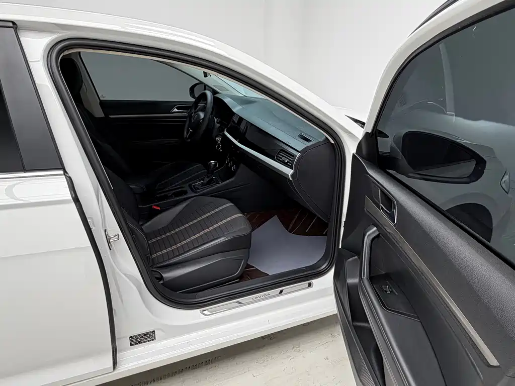 Lavida 2022 280TSI DSG Comfort Edition купить на сайте DeffCars