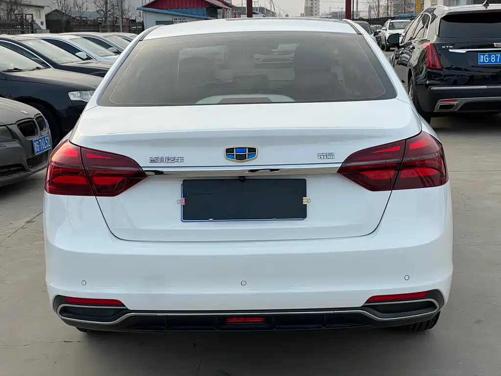 Emgrand 2018 1.5L manual luxury model купить на сайте DeffCars