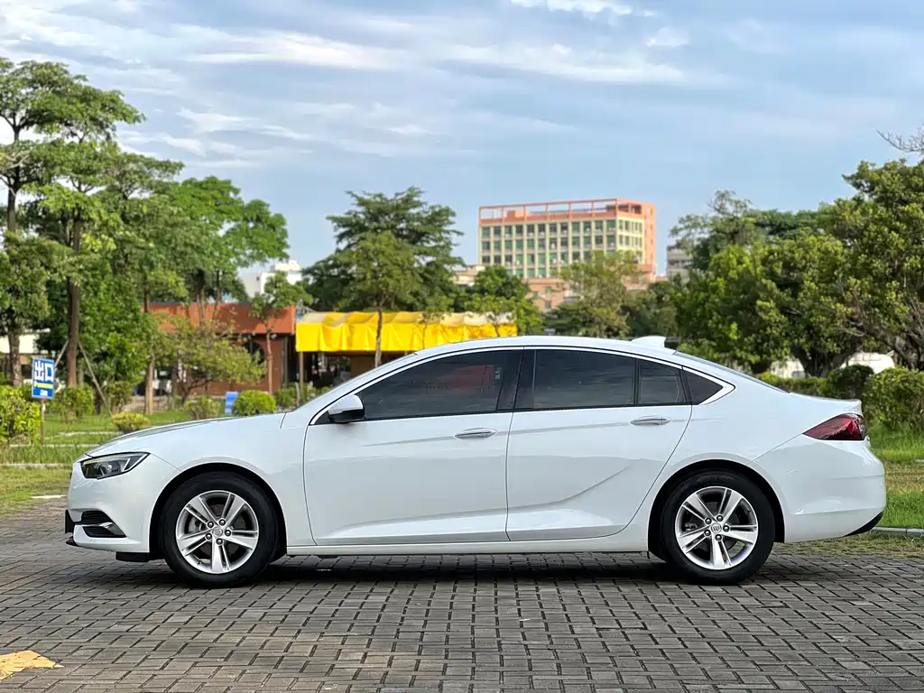 Regal 2019 20T Elite National VI купить на сайте DeffCars