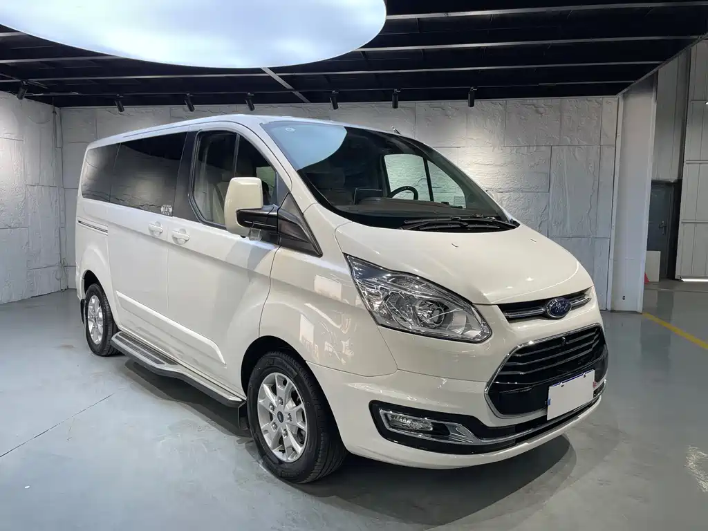 Tourio 2020 2.0T Automatic Elite Edition National VI купить на сайте DeffCars