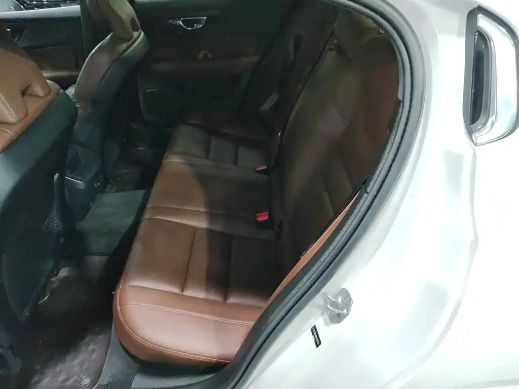 Volvo S60 2022 B4 Zhiyuan Luxury Edition купить на сайте DeffCars
