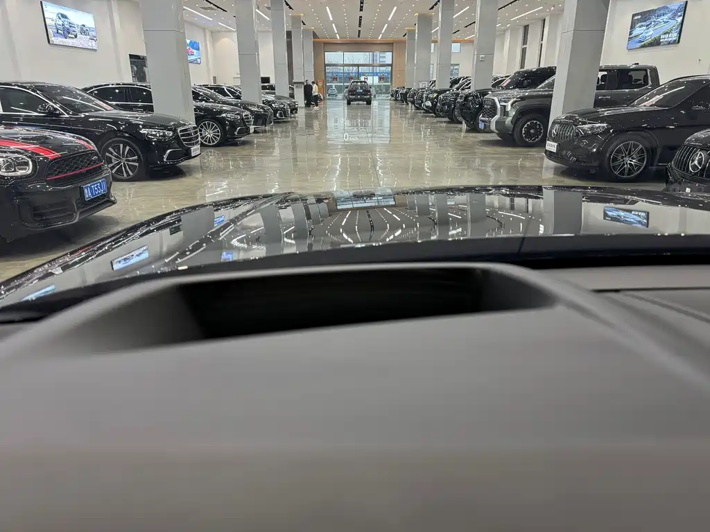 Range Rover 2024 3.0 L6 400PS Genesis Extended Edition купить на сайте DeffCars