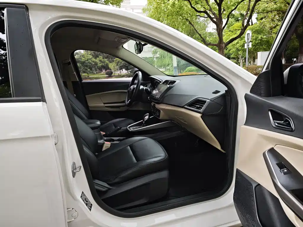 Escort 2017 1.5L automatic comfort model купить на сайте DeffCars