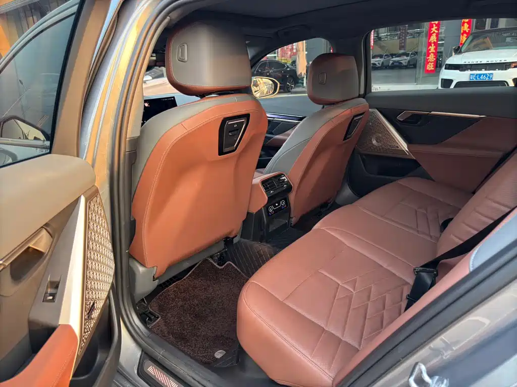 BMW 5 Series 2025 530Li Exclusive Luxury Package купить на сайте DeffCars