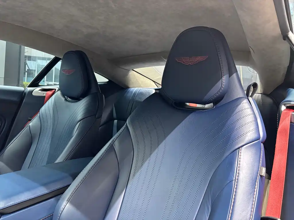 Aston Martin DB11 2019 4.0T V8 Coupe купить на сайте DeffCars
