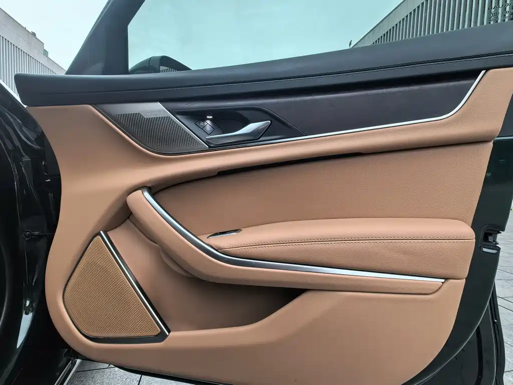 Jaguar XFL 2021 XFL 2.0T P250 two-wheel drive exclusive luxury version купить на сайте DeffCars
