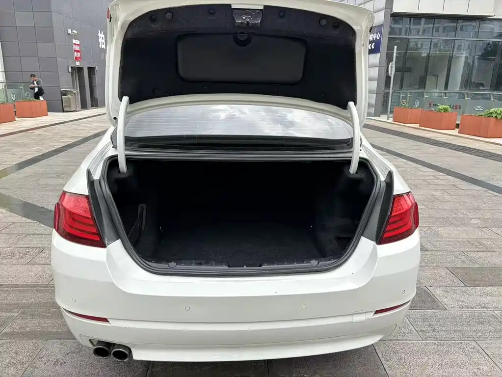 BMW 5 Series 2013 525Li Luxury Model купить на сайте DeffCars