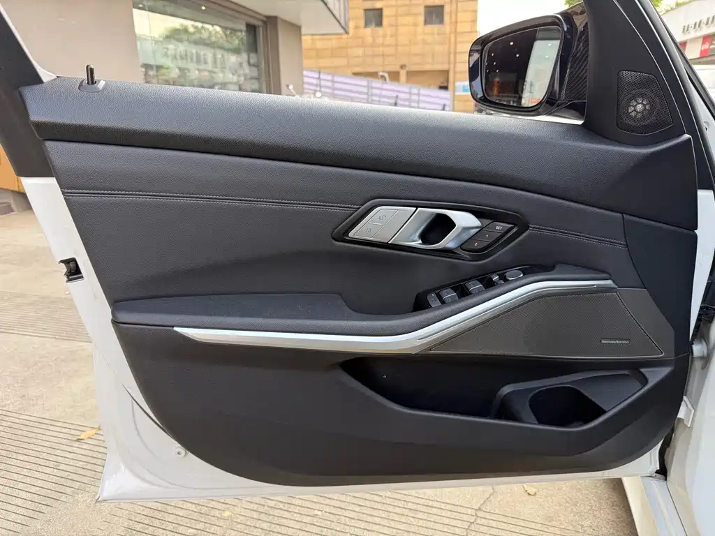 BMW 3 Series 2021 325i M Sports Night Package купить на сайте DeffCars