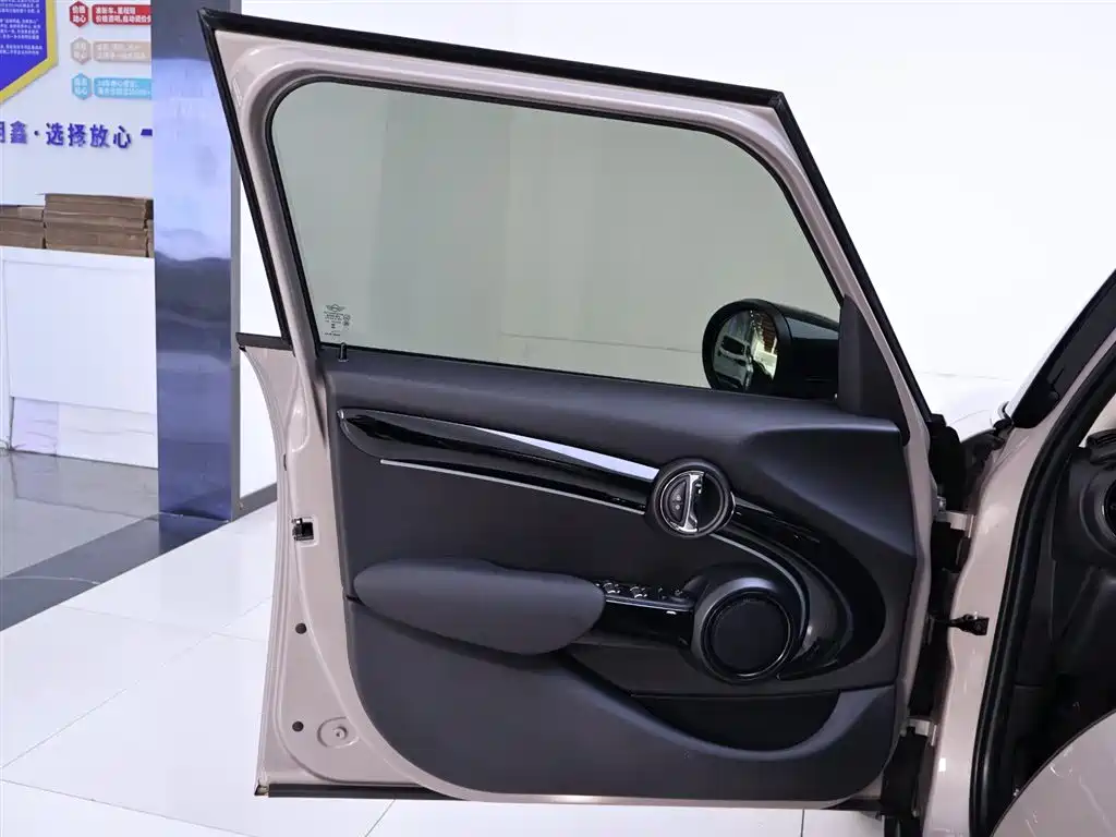 MINI 2023 1.5T COOPER Artist Five-Door Edition купить на сайте DeffCars