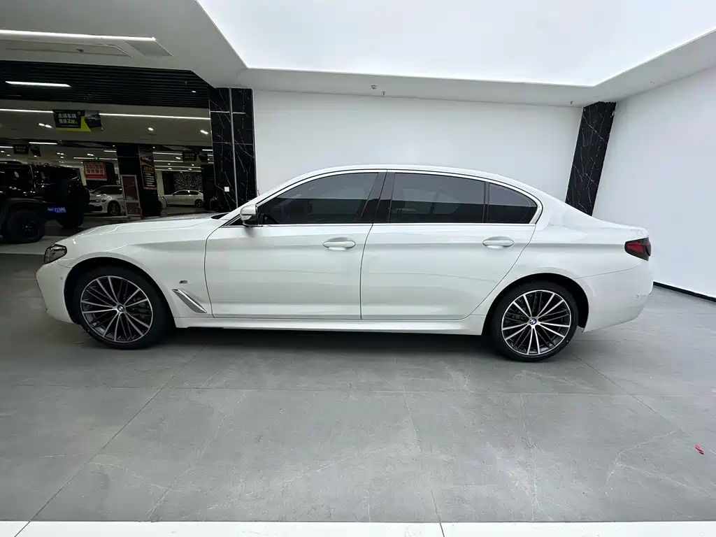 BMW 5 Series 2022 530Li Leading M Sport Kit купить на сайте DeffCars