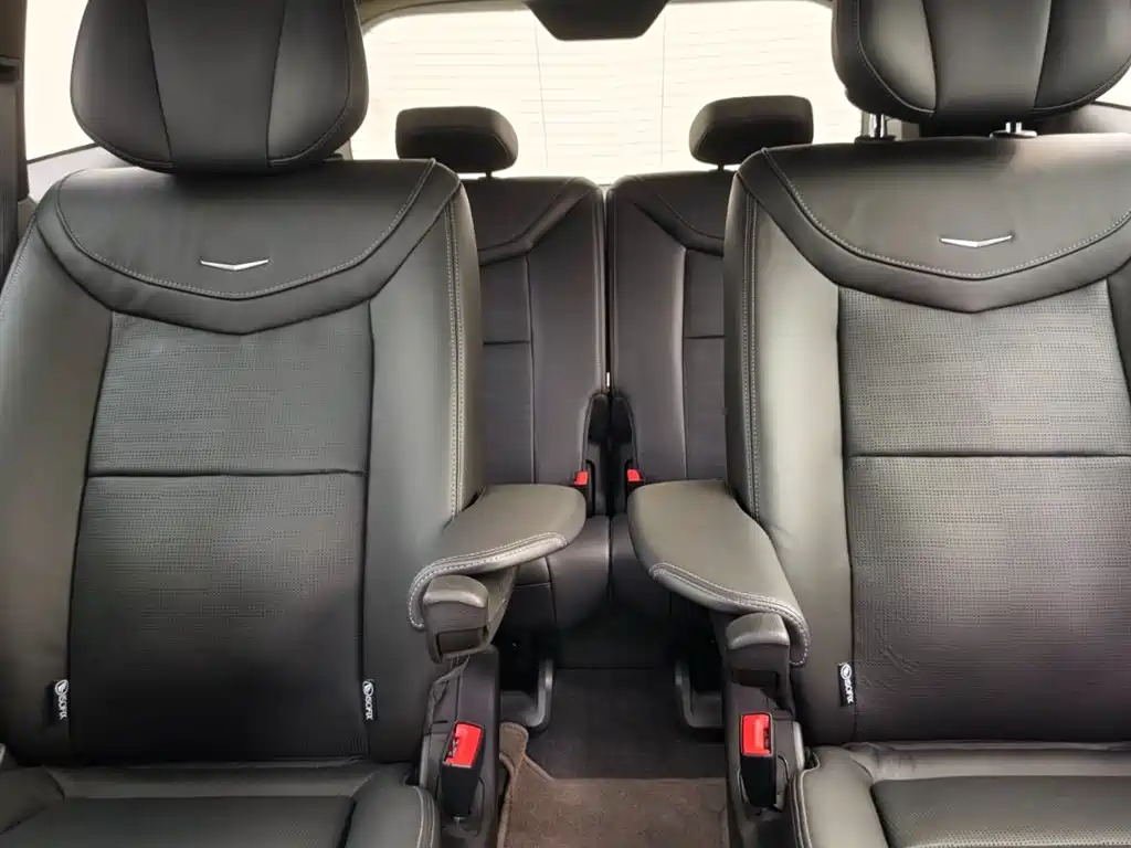 Cadillac XT6 2025 2.0T six-seat four-wheel drive premium executive black label version купить на сайте DeffCars