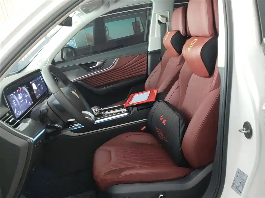 Hongqi HS5 2023 2.0T Qixiang Pro version купить на сайте DeffCars