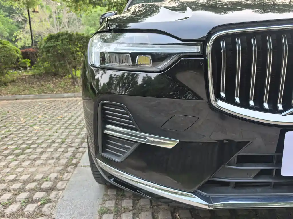 Volvo XC60 2022 B5 four-wheel drive Zhiyi Luxury Edition купить на сайте DeffCars