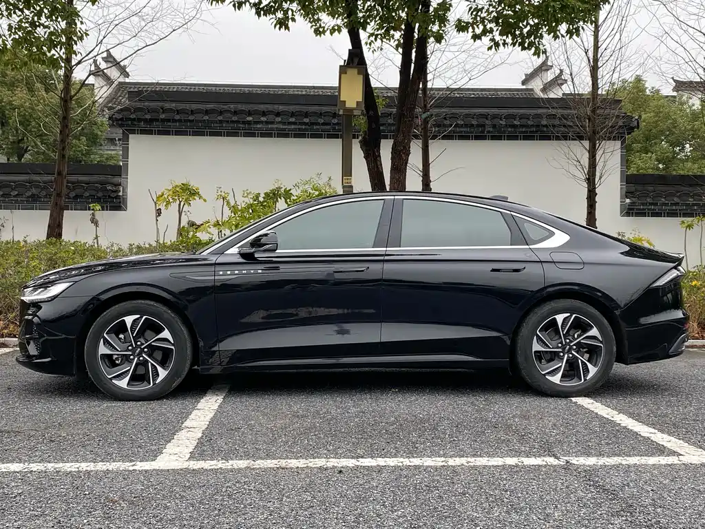 Lincoln Z 2022 iCool Zunyue Edition купить на сайте DeffCars