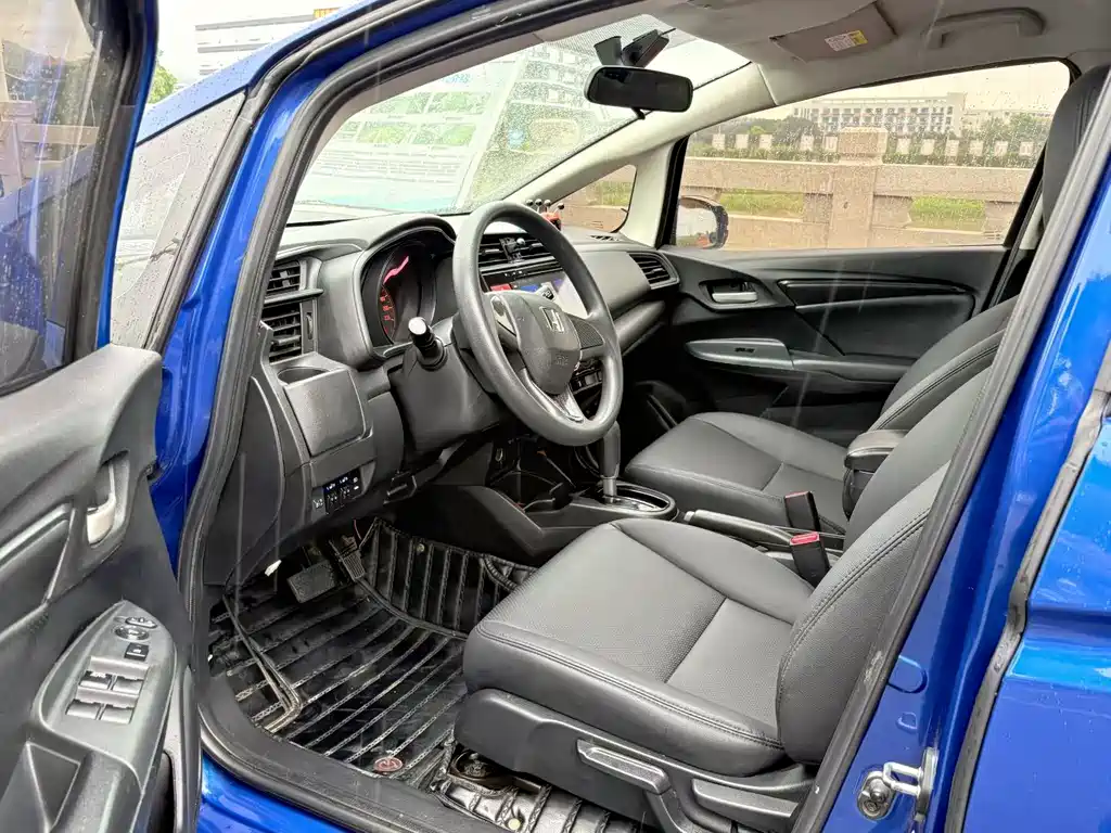 Fit 2016 1.5L LX CVT comfort model купить на сайте DeffCars