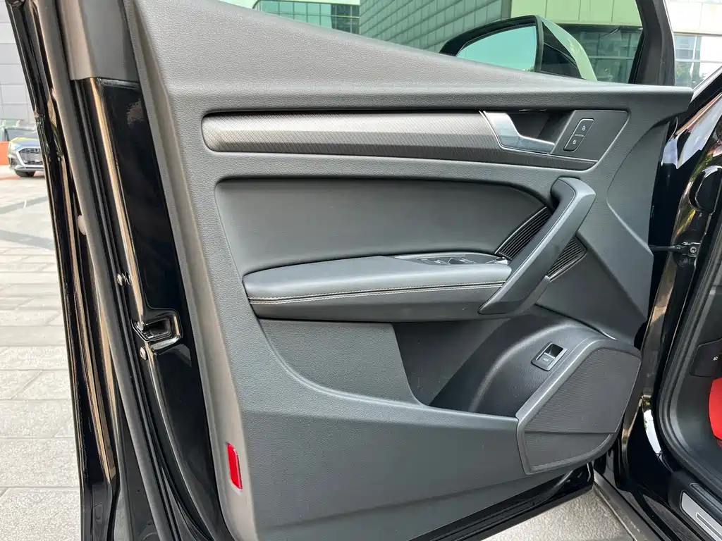 Audi Q5L 2022 40T luxury and dynamic model купить на сайте DeffCars