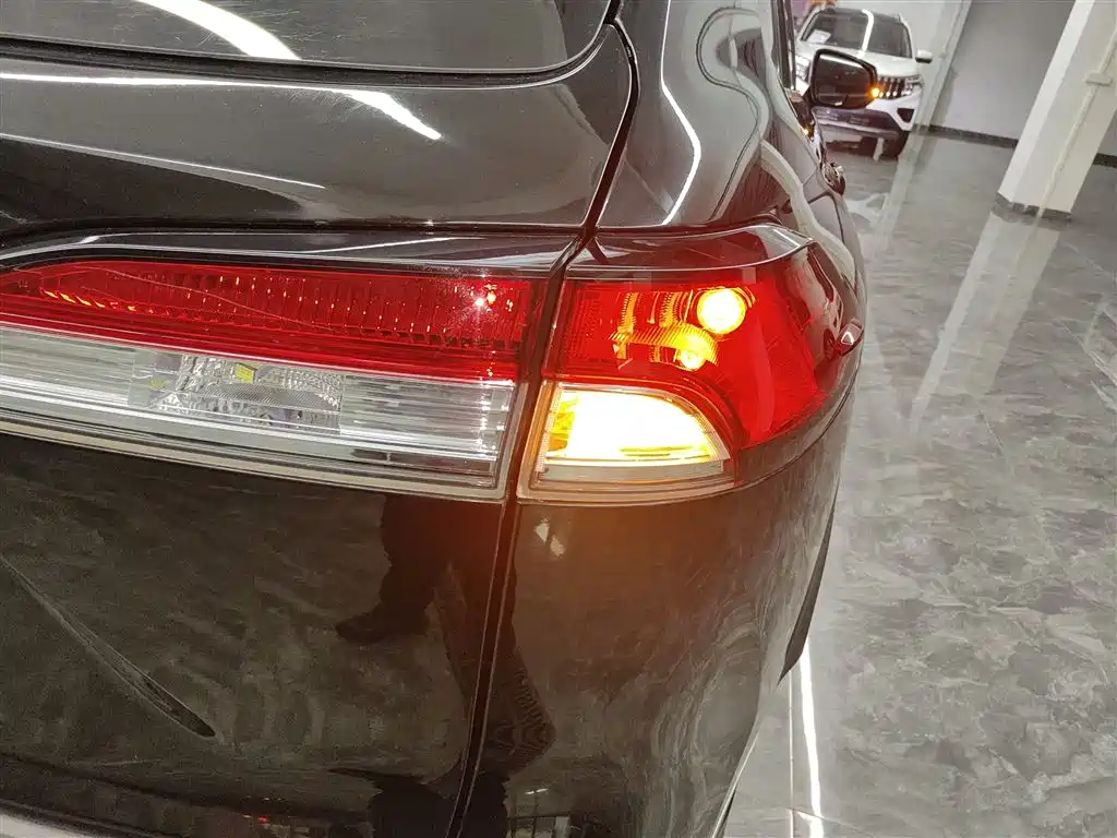 Fenglanda 2023 2.0L CVT leading version купить на сайте DeffCars