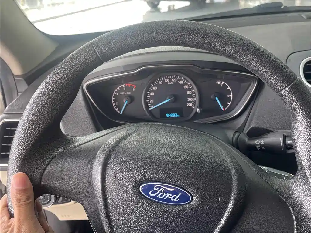 Escort 2017 1.5L automatic comfort model купить на сайте DeffCars