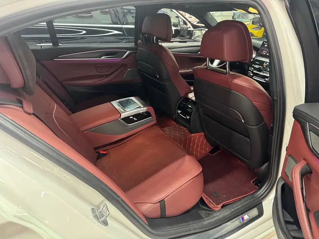 BMW 5 Series 2021 530Li Exclusive M Sports Package купить на сайте DeffCars