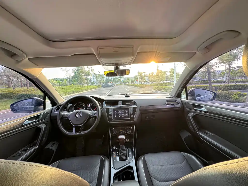 Tiguan L 2018 330TSI automatic two-wheel drive flagship version купить на сайте DeffCars