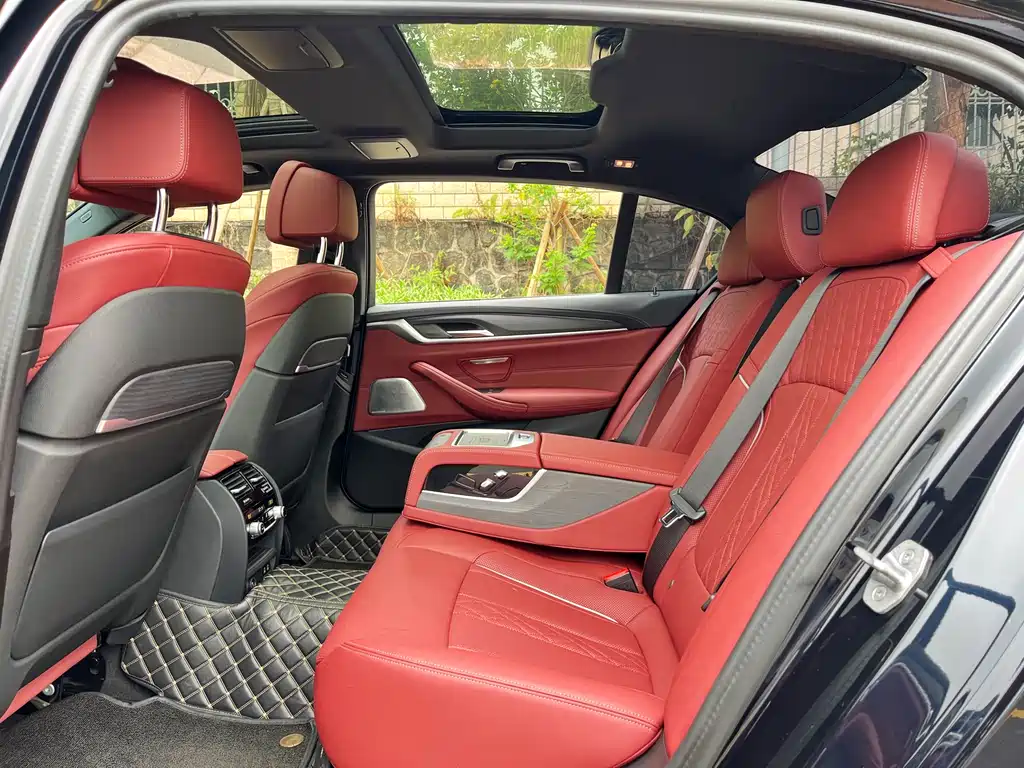 BMW 5 Series 2023 530Li Exclusive M Sports Package купить на сайте DeffCars