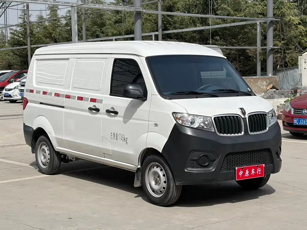 Hiace X30 2024 1.5L wealth van 2/5 seats front air-conditioning купить на сайте DeffCars