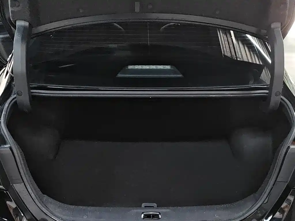 Teana 2025 2.0L SV Black Gold Edition купить на сайте DeffCars