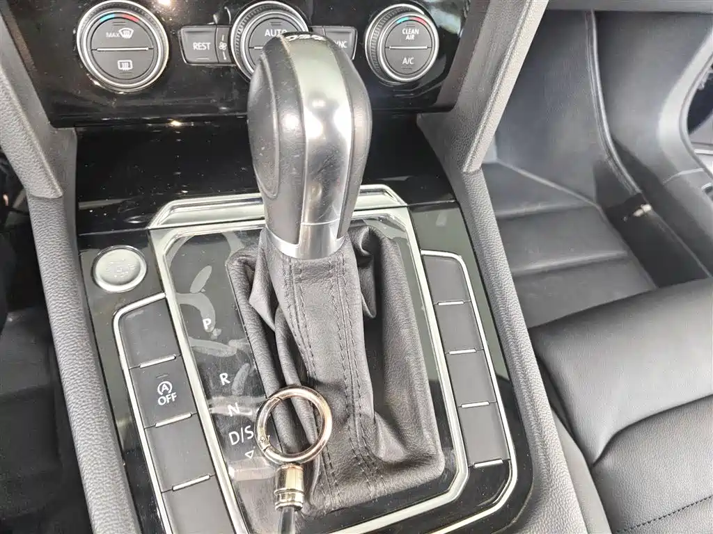 Magotan 2019 330TSI DSG luxury model National VI купить на сайте DeffCars