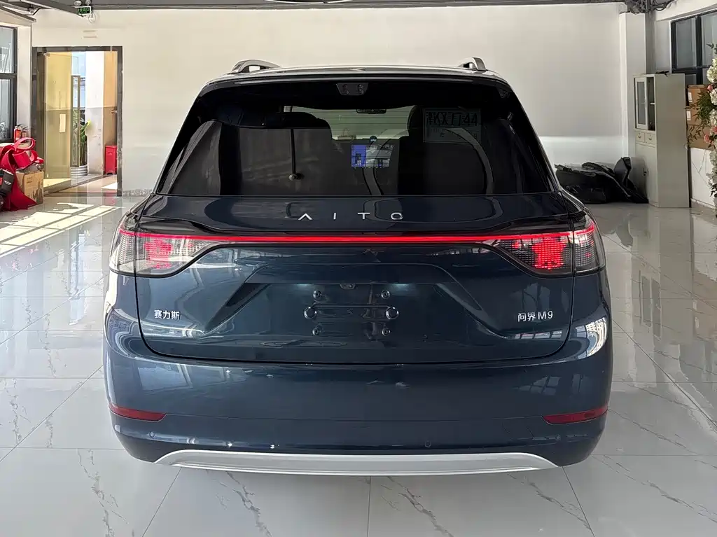 Wenjie M9 2025 extended range Ultra version 52kWh 6-seater version 192-line lidar) купить на сайте DeffCars