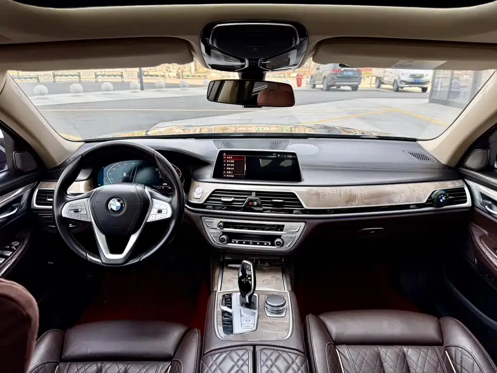 BMW 7 Series 2019 740Li Leading Luxury Package купить на сайте DeffCars