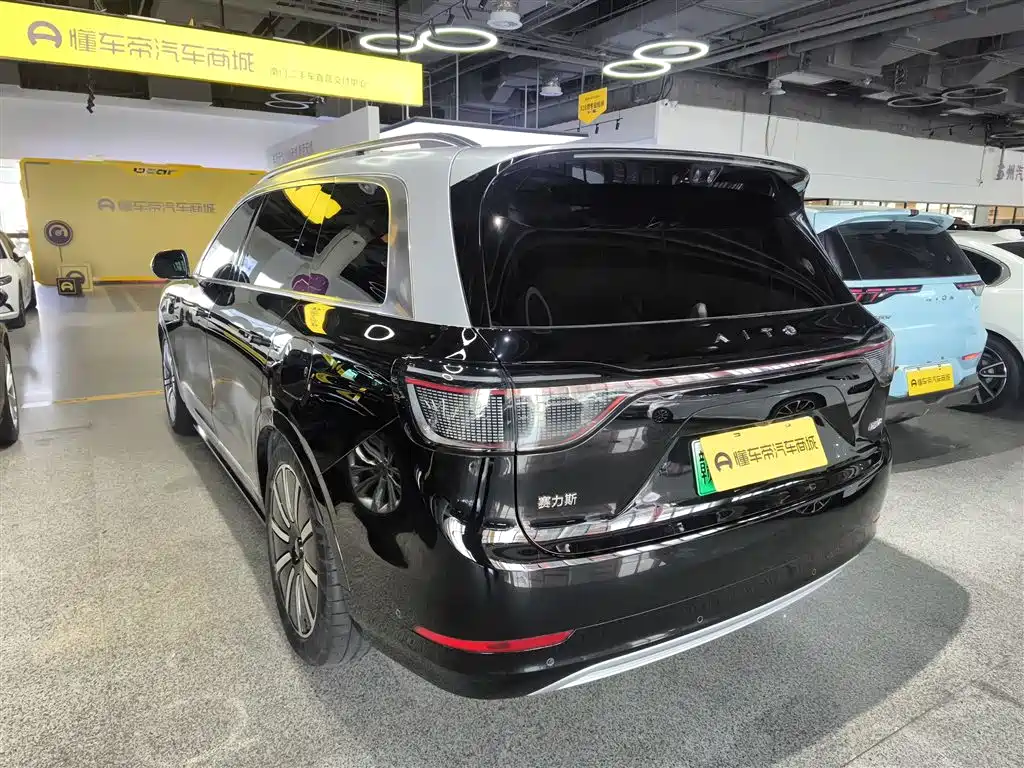 Wenjie M9 2025 extended range Ultra version 52kWh 6-seater version 192-line lidar) купить на сайте DeffCars