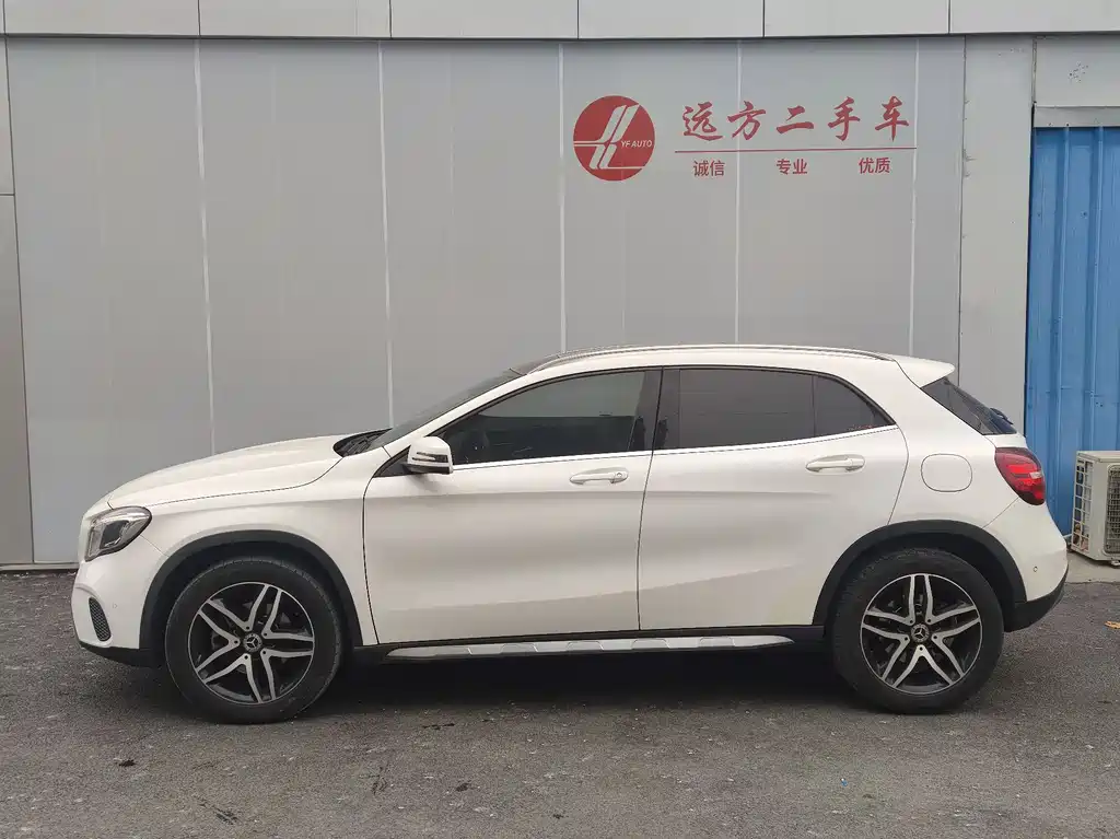 Mercedes-Benz GLA 2017 GLA 200 Fashion Model купить на сайте DeffCars
