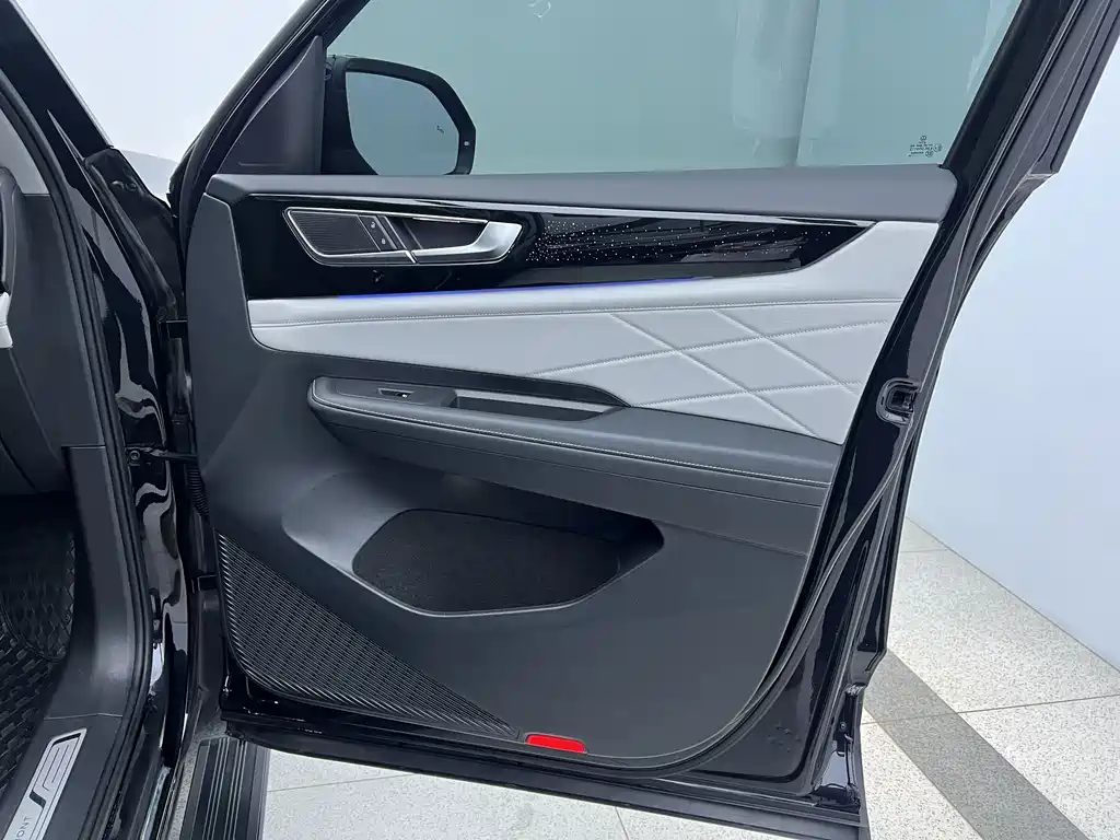 Touron 2024 380TSI four-wheel drive luxury version купить на сайте DeffCars